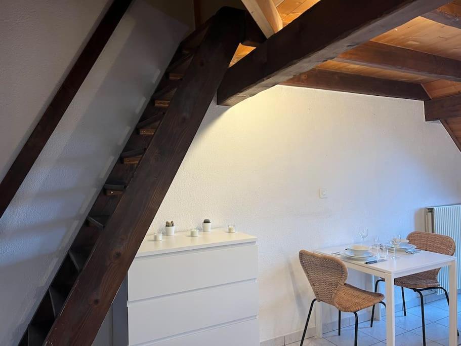 Charmant Appartement En Duplex A Porrentruy Exterior foto